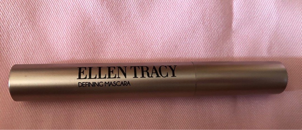 ELLEN TRACY VOLUMING MASCARA DEFINING