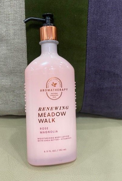 BBW AROMATHERAPY RENWING MEADOW BODY LOTION