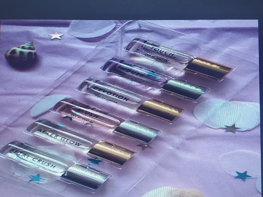 MAQUILLAJE  BRILLO LABIAL ROLLER BALL FRAGANCE