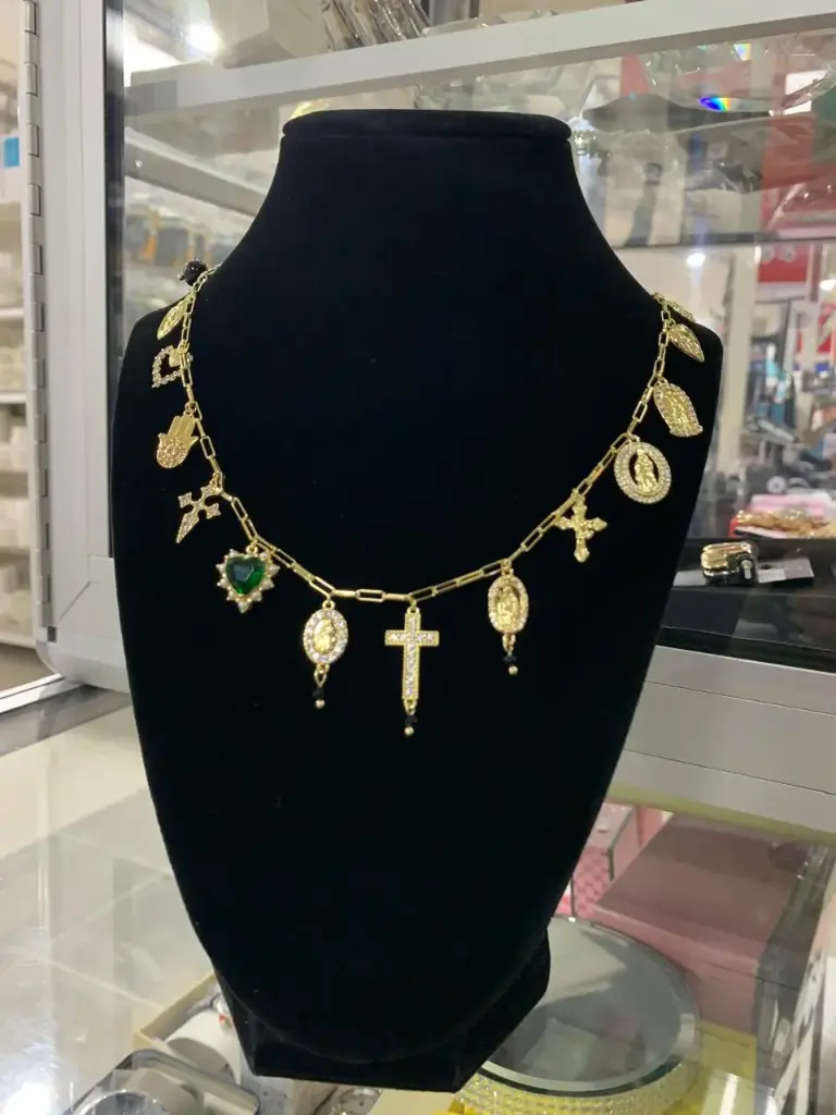 STELLA ROSE LONDO CADENA DE DIJES GUINDANDO  FINE GOLD PLATED