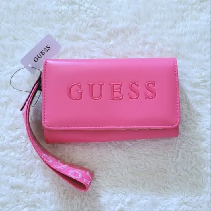 MONEDERO GUESS ROSADO 