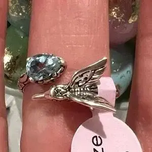 ANILLO DE COLIBRI Y PIEDRA CELESTE  SIZE 8