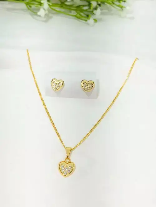 CADENA DE CORAZON Y ARITOS 