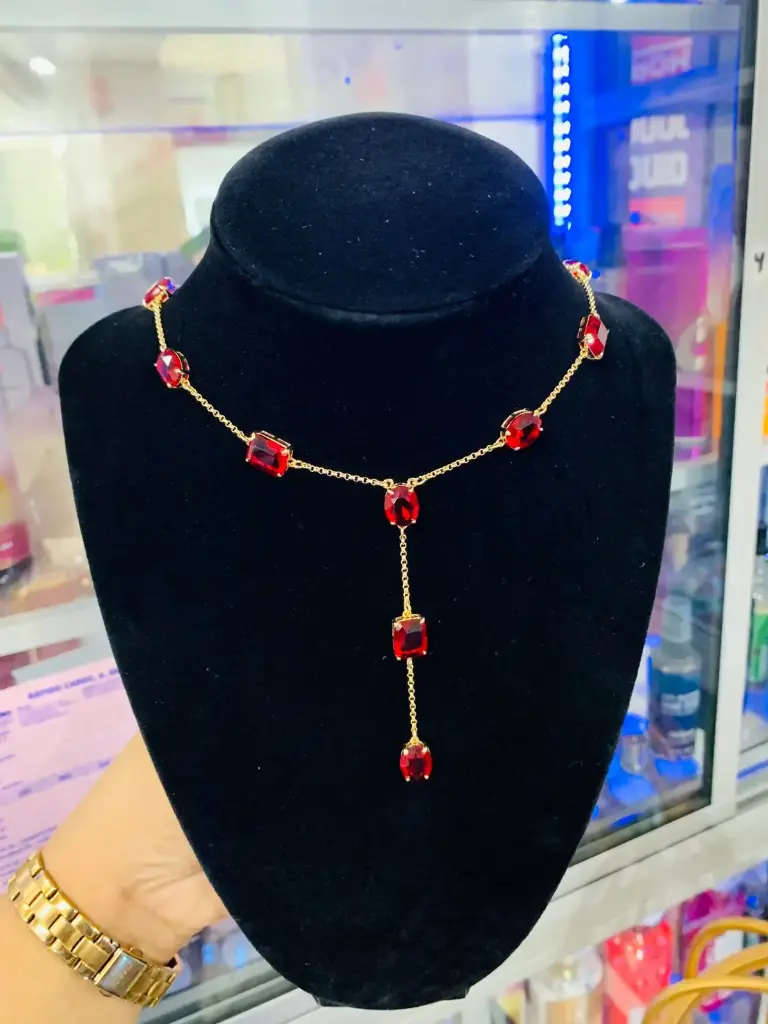 GARGANTILLA CON PIEDRAS ROJAS  LAUREN RALPH 