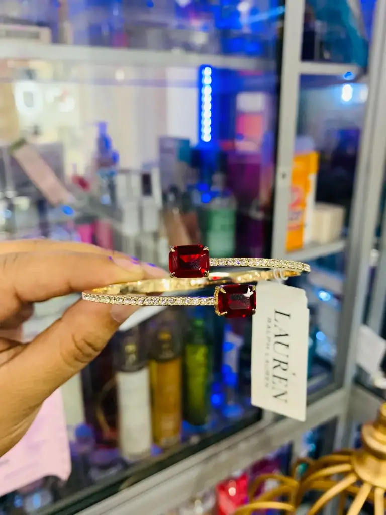 ESCLAVA CON PIEDRAS ROJA LAUREN RALPH