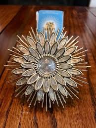 [5e5624f2] WALLFOWERS FLOR DORADA CON PALOS 