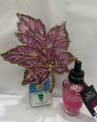 [6f280328] BBW WALLFOWERS HOJA MORADA LUZ 24/7 CONTROL DE SALIDA